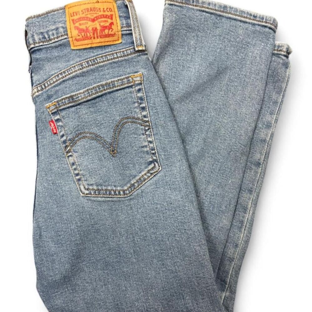 Levi’s Wedgie Straight Women’s 28 Jeans Light Wash High Rise Straight Leg